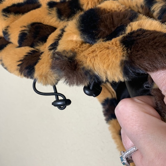 Forever 21 faux fur leopard chevron print jacket - Picture 4 of 7